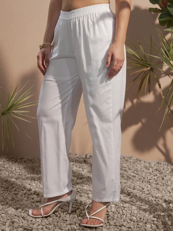 Solid Regular Fit Casual Trouser