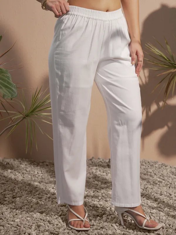 Solid Regular Fit Casual Trouser