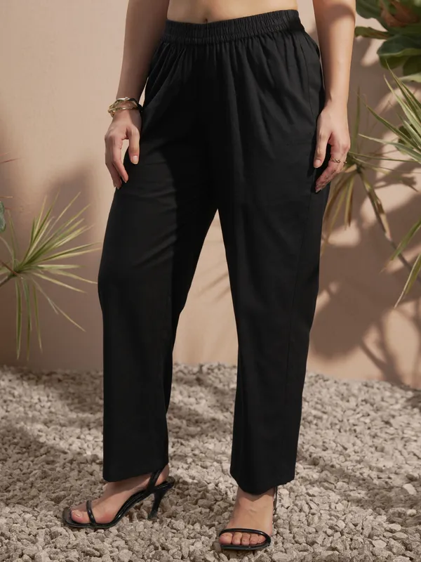 Vara By Vishudh Women Black Solid Regular Fit Casual Trouser