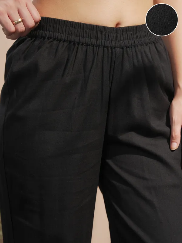 Vara By Vishudh Women Black Solid Regular Fit Casual Trouser