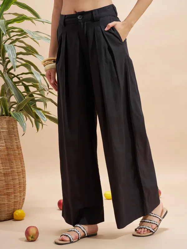 Vara By Vishudh Women Black Wide Leg Casual Trouser