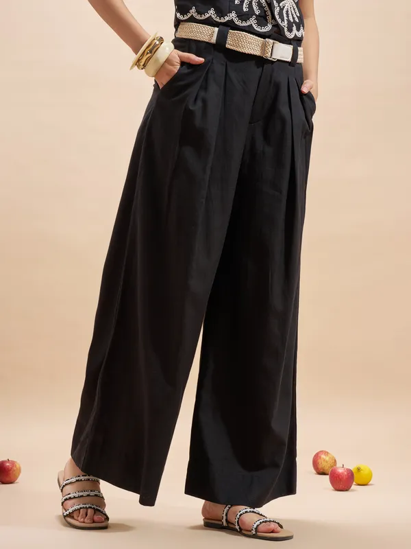 Vara By Vishudh Women Black Wide Leg Casual Trouser
