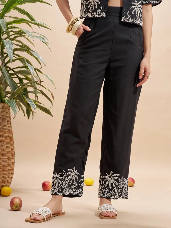 Vara By Vishudh Women Black Regular Fit Casual Trouser