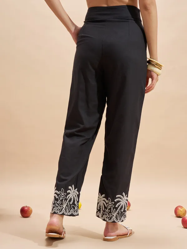 Vara By Vishudh Women Black Regular Fit Casual Trouser