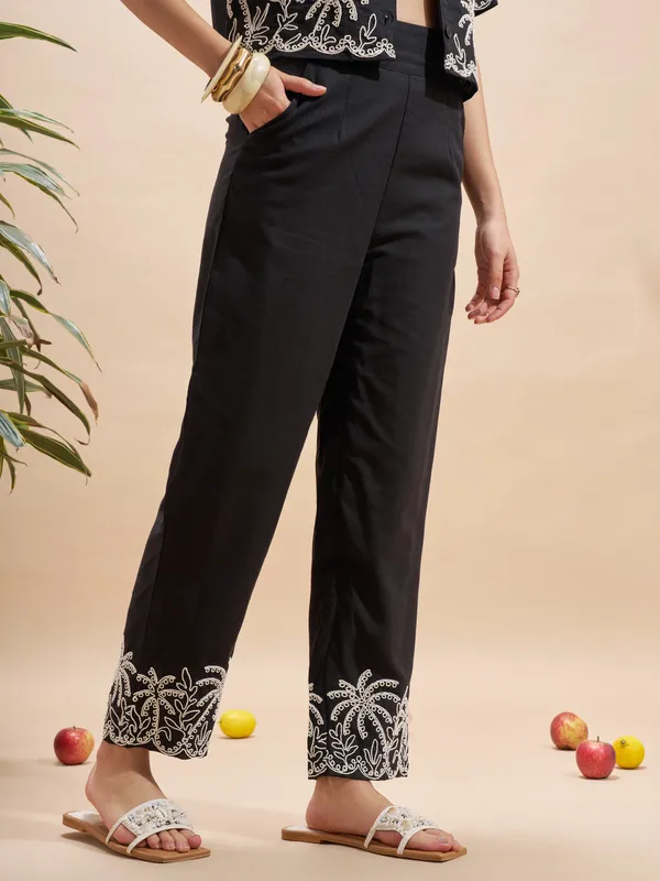 Vara By Vishudh Women Black Regular Fit Casual Trouser