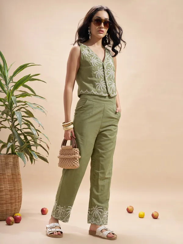 Vara By Vishudh Women Olive Regular Fit Casual Trouser