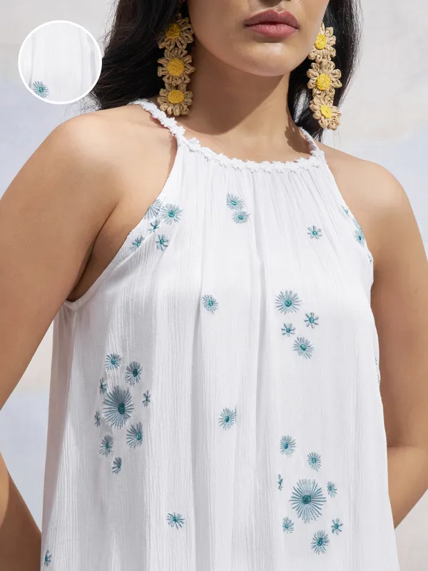 Vara By Vishudh Women White Embroidered Kurta With Trouser