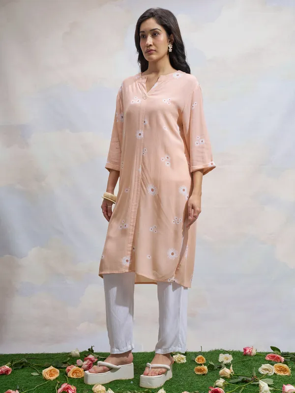 Vara By Vishudh Women Peach Printed Straight Kurta