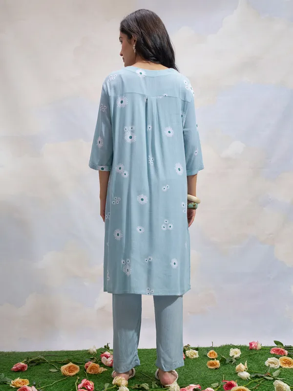 Vara By Vishudh Women Blue Printed Straight Kurta