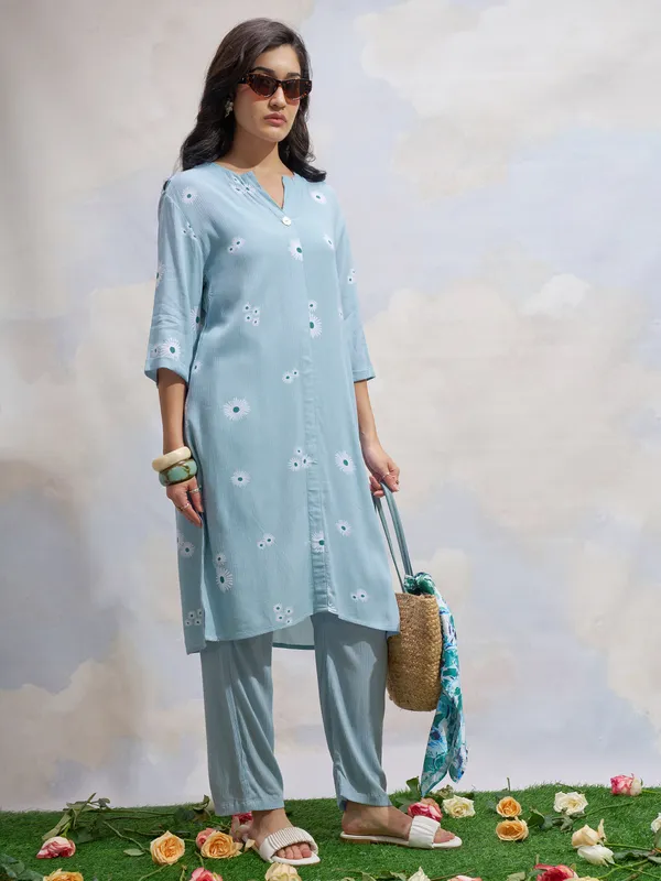 Vara By Vishudh Women Blue Printed Straight Kurta