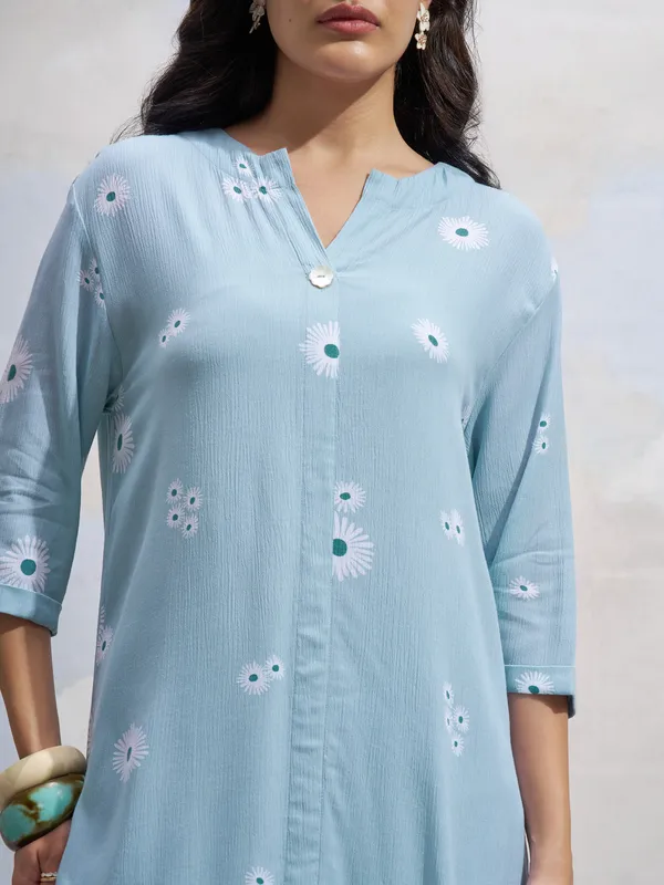 Vara By Vishudh Women Blue Printed Straight Kurta