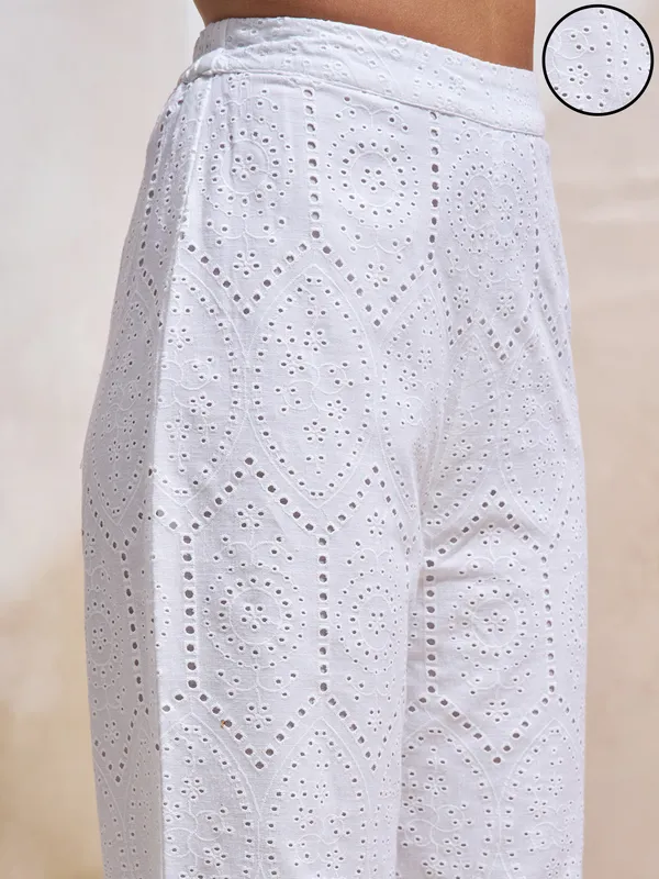 Vara By Vishudh Women White Regular Fit Casual Trouser