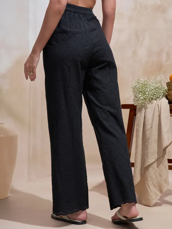 Vara By Vishudh Women Black Regular Fit Casual Trouser