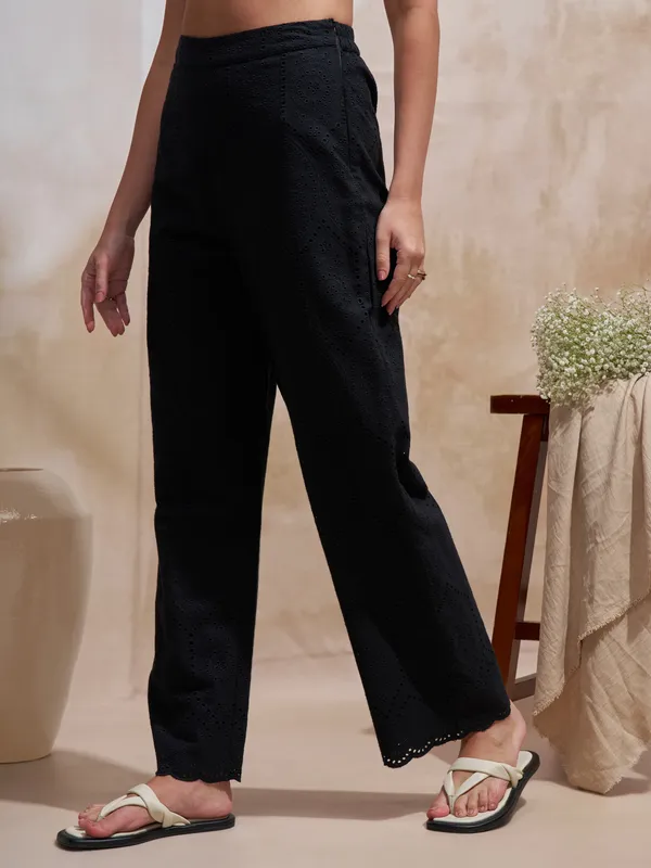 Vara By Vishudh Women Black Regular Fit Casual Trouser