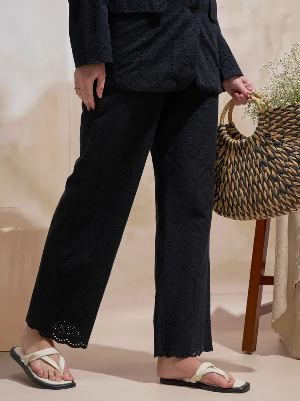 Vara By Vishudh Women Black Regular Fit Casual Trouser