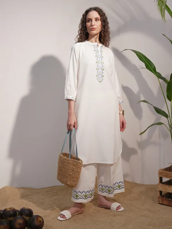 Embroidered Straight Kurta