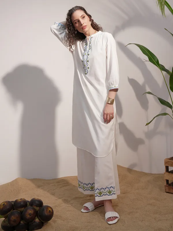 Embroidered Straight Kurta