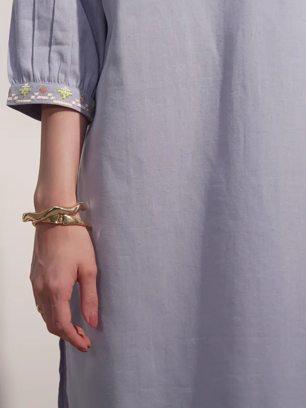 Vara By Vishudh Women Blue Embroidered Straight Kurta