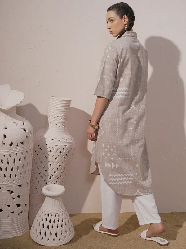 Embroidered Straight Kurta