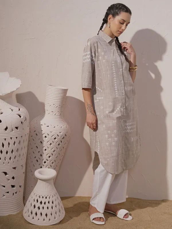 Embroidered Straight Kurta