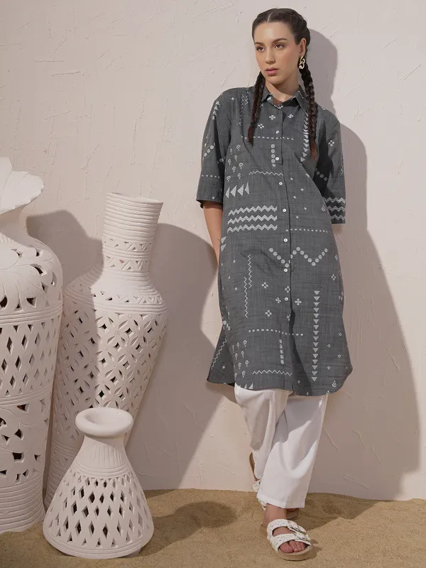 Embroidered Straight Kurta