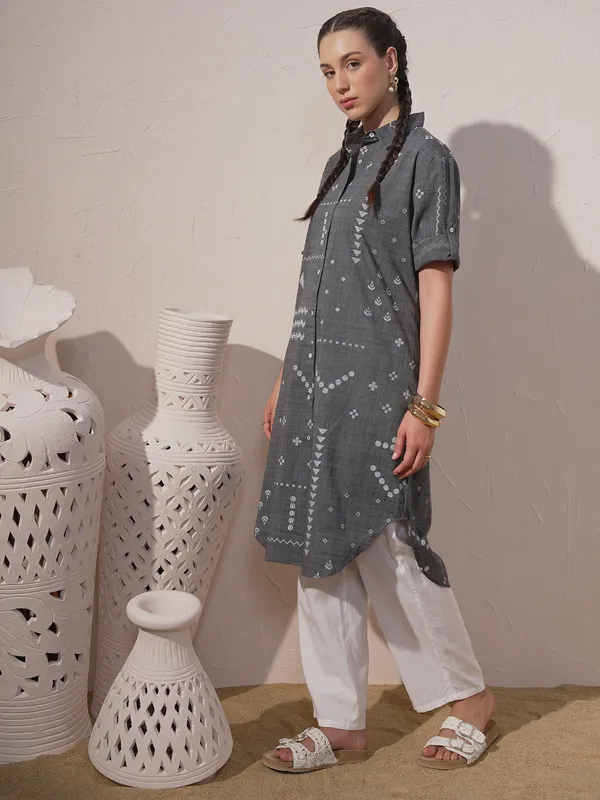 Embroidered Straight Kurta