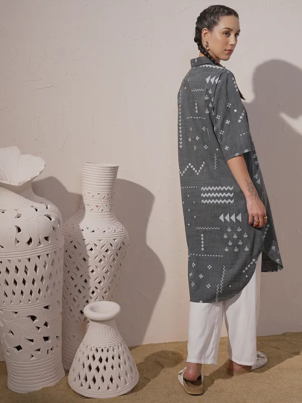 Embroidered Straight Kurta