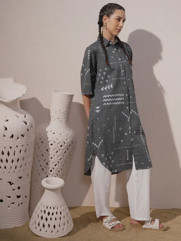 Embroidered Straight Kurta