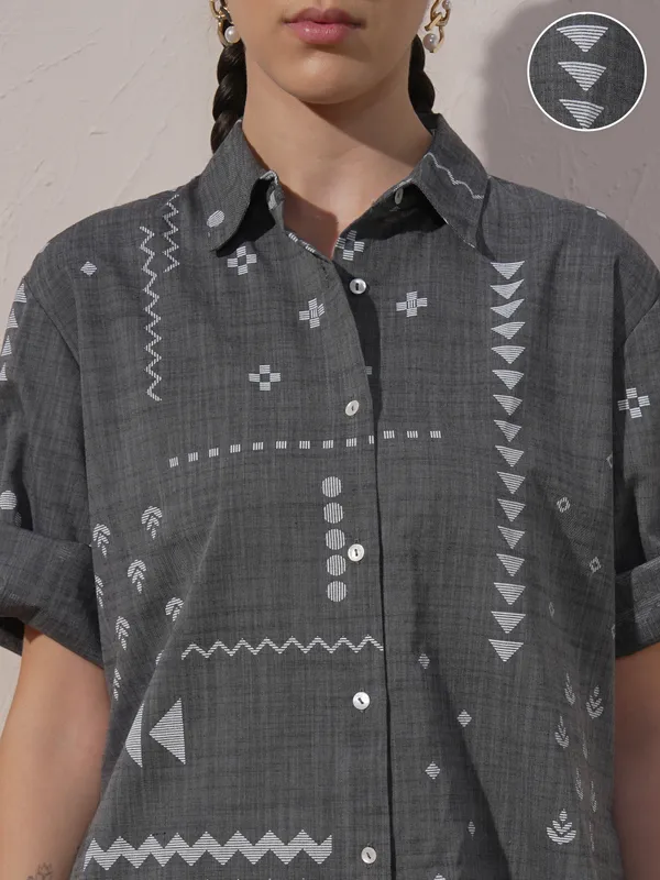 Embroidered Straight Kurta