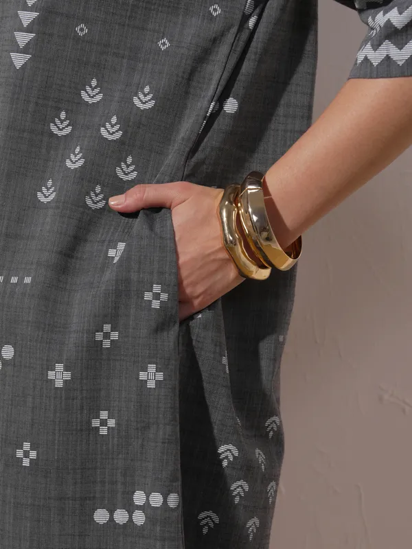 Embroidered Straight Kurta