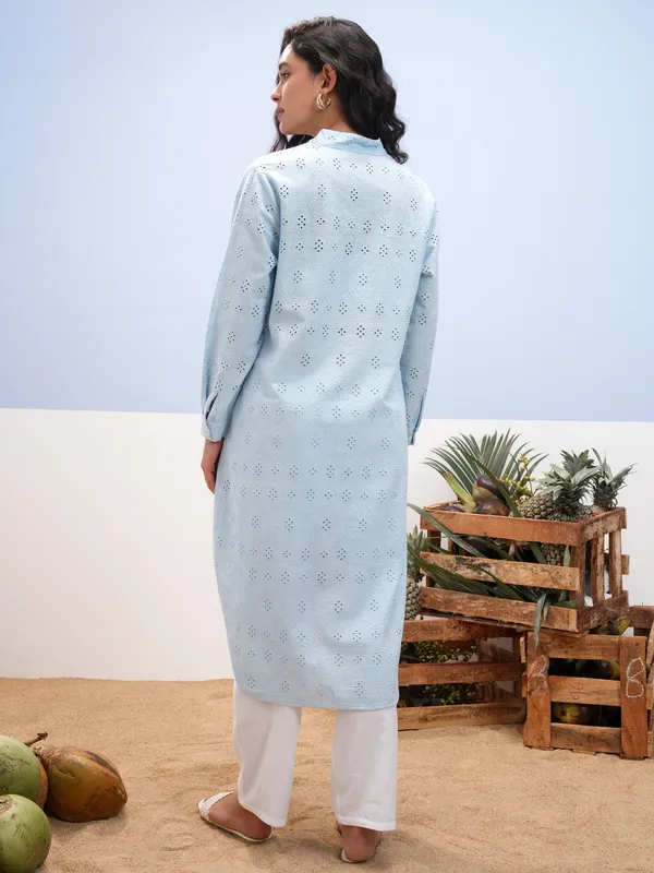 Vara By Vishudh Women Blue Embroidered Straight Kurta