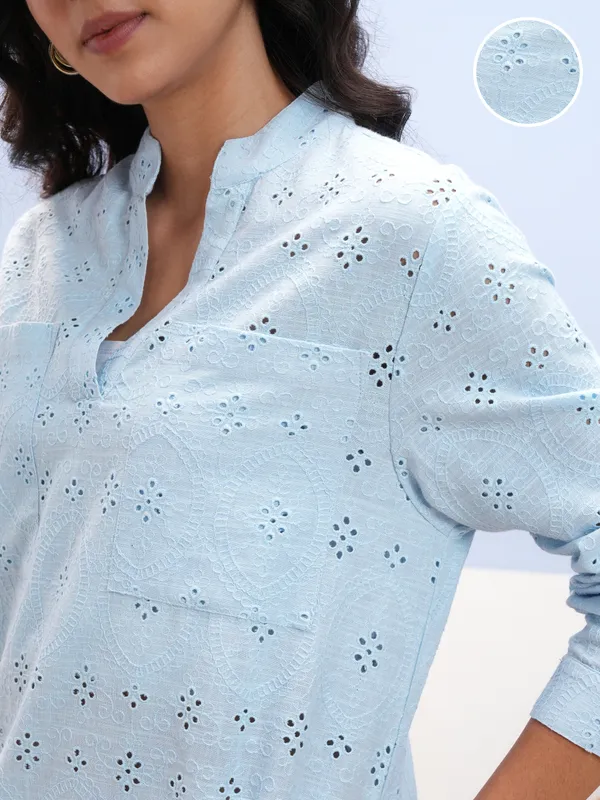 Vara By Vishudh Women Blue Embroidered Straight Kurta