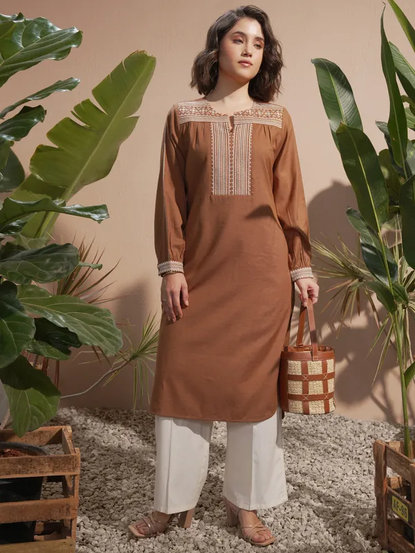 Vara By Vishudh Women Brown Embroidered Straight Kurta