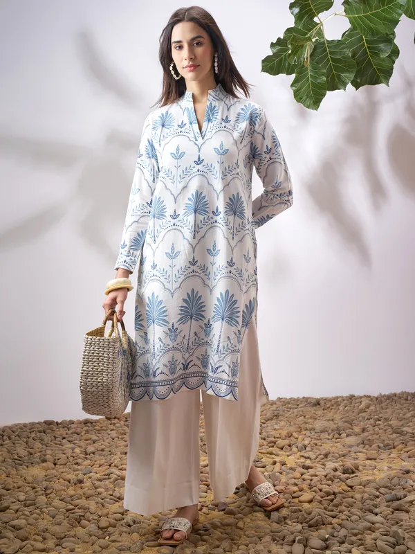 Vara By Vishudh Women Off White Printed Straight Kurta