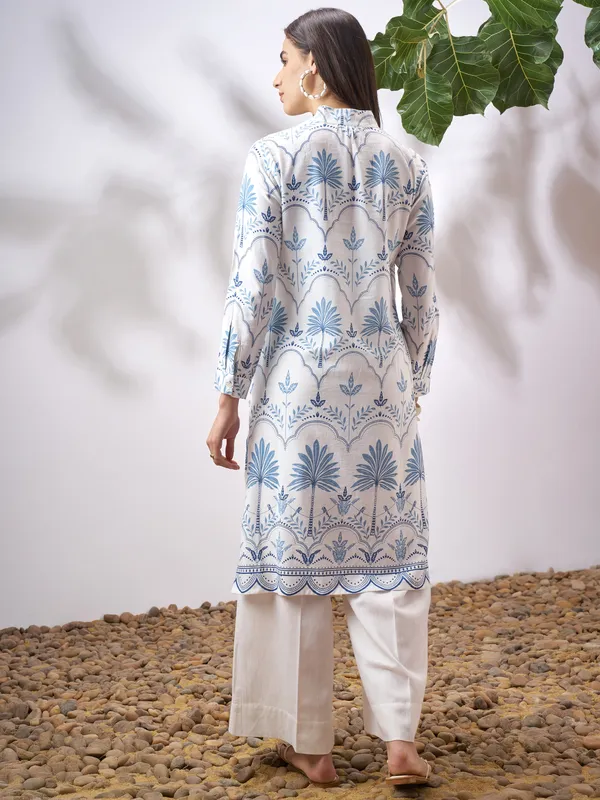 Vara By Vishudh Women Off White Printed Straight Kurta