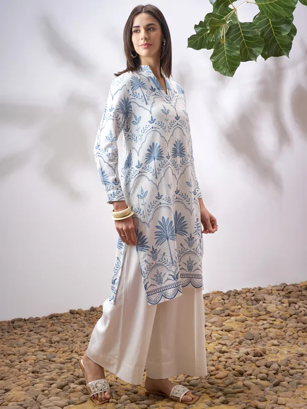 Vara By Vishudh Women Off White Printed Straight Kurta