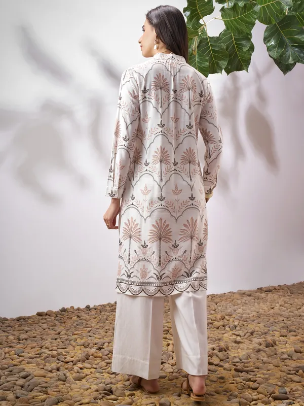 Vara By Vishudh Women Tan Printed Straight Kurta