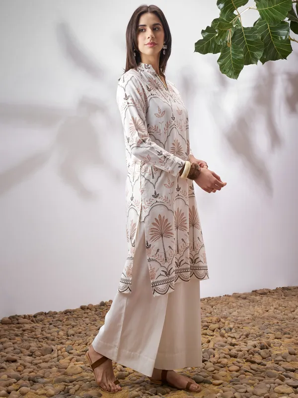 Vara By Vishudh Women Tan Printed Straight Kurta