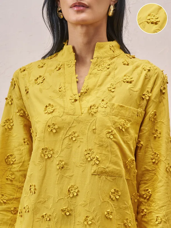 Vara By Vishudh Women Mustard Embroidered Straight Kurta
