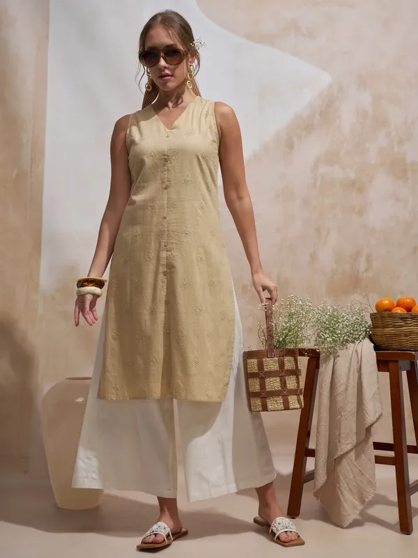 Vara By Vishudh Women Beige Embroidered Straight Kurta
