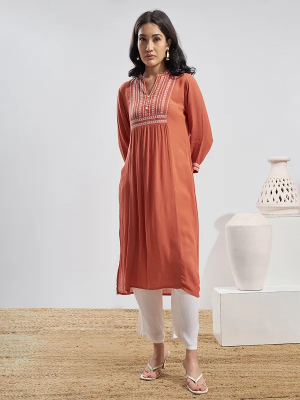 Vara By Vishudh Women Peach Embroidered Straight Kurta