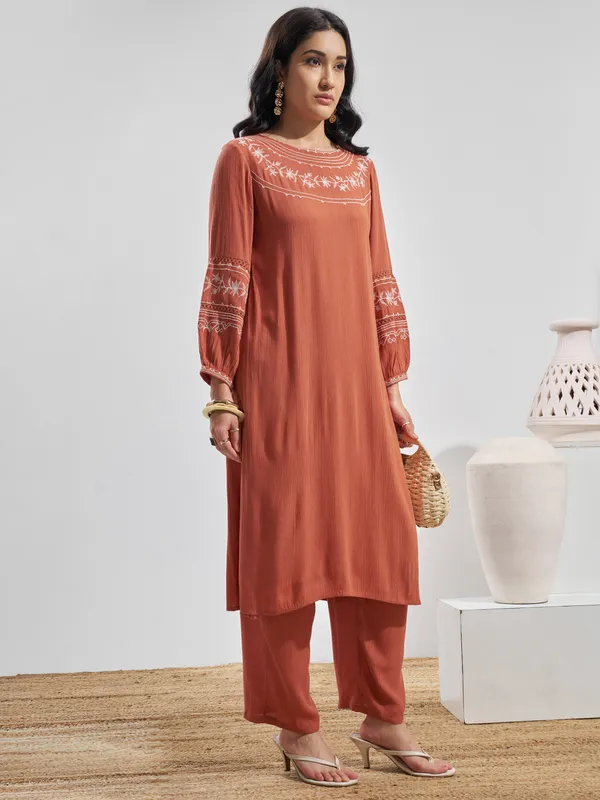 Vara By Vishudh Women Peach Embroidered Straight Kurta