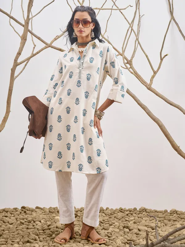 Vara By Vishudh Women Off White Printed Straight Kurta