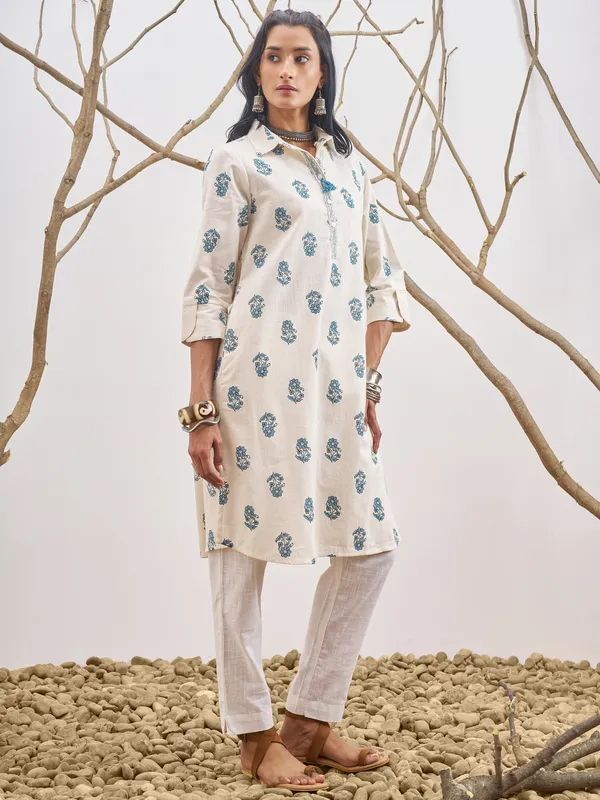 Vara By Vishudh Women Off White Printed Straight Kurta