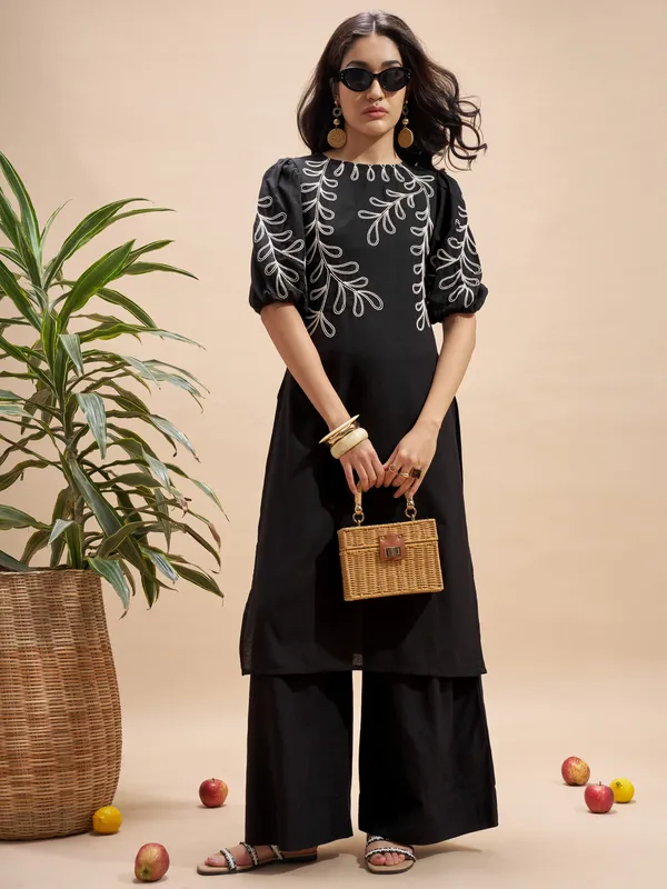 Embroidered Straight Kurta