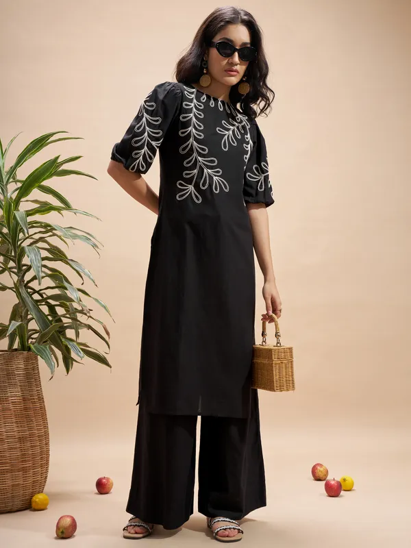 Embroidered Straight Kurta