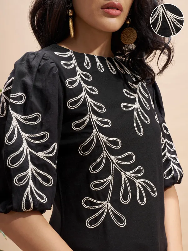 Embroidered Straight Kurta