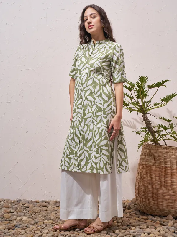 Vara By Vishudh Women Green Printed Straight Kurta