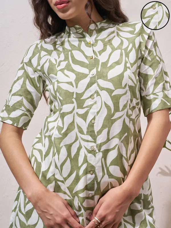 Vara By Vishudh Women Green Printed Straight Kurta