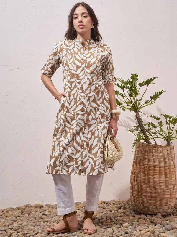 Vara By Vishudh Women Brown Printed Straight Kurta